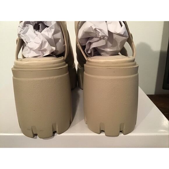 Madden Girl Galaxy Women's 8 Off White Platform Chunky Sandals - Picture 6 of 7